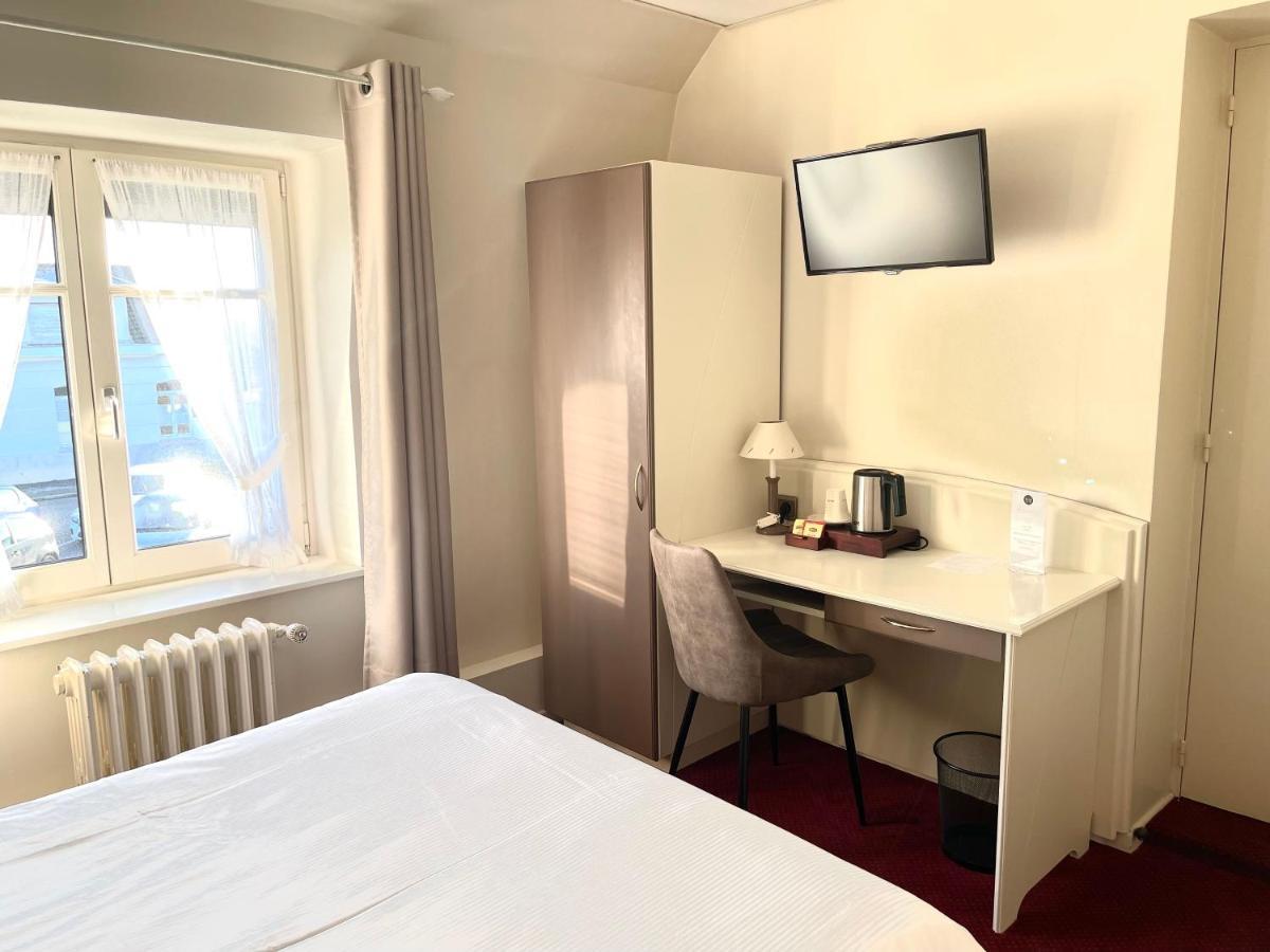 Hotel - Restaurant "Histoire De Bistrot" Isbergues 外观 照片